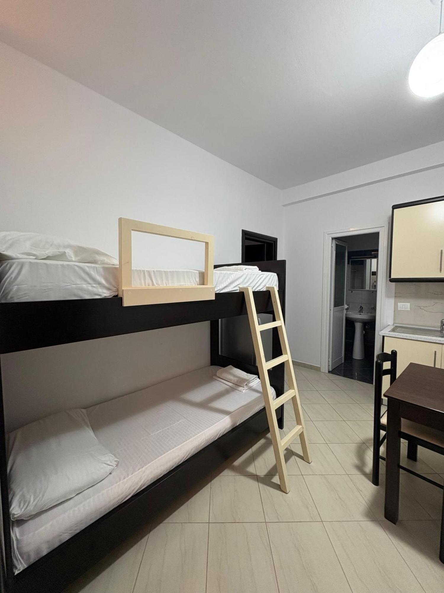 Xhonis Apartments Ksamil Esterno foto